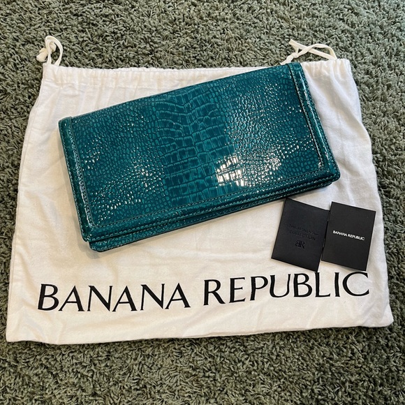 🩵 Banana Republic Teal Croc Clutch 🩵 - Picture 4 of 9